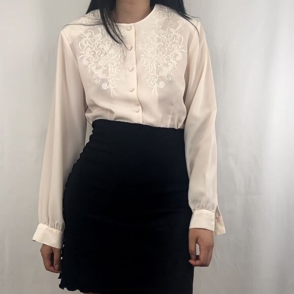 Vintage Jaclyn Smith Cream Chiffon Blouse with Embroidery - Picture 2 of 8